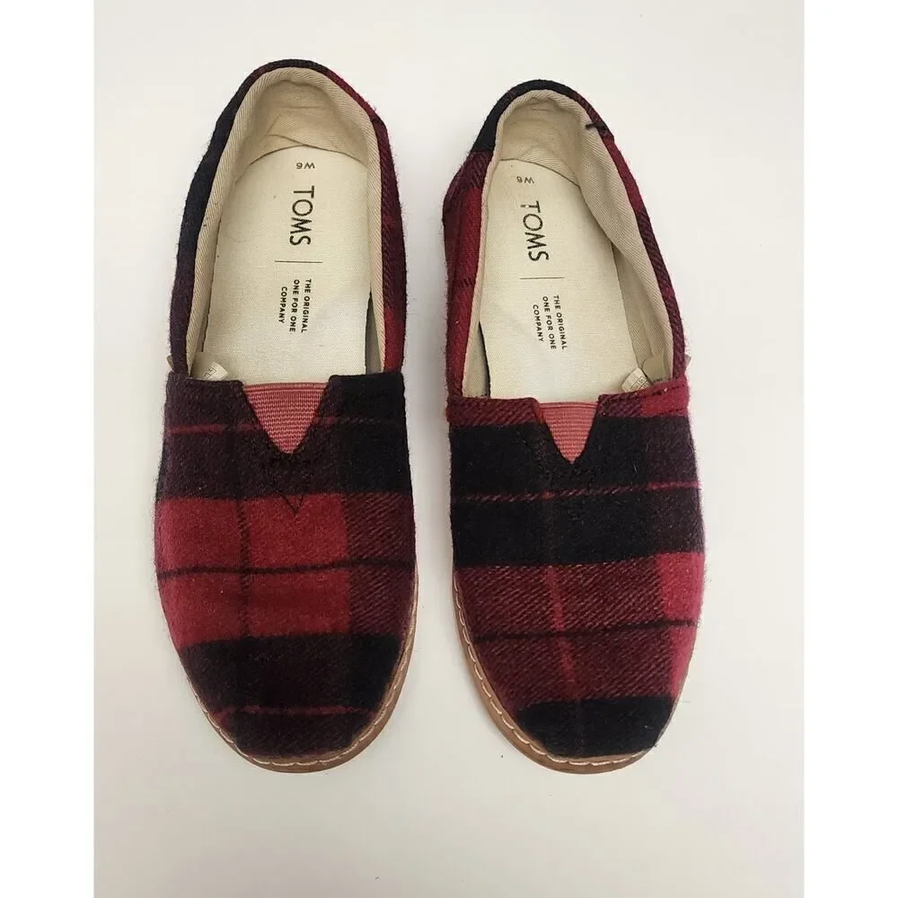 TOMS WOMEN'S CLASSIC SLIP-ON SHOES IN RED PLAID SIZE 6
